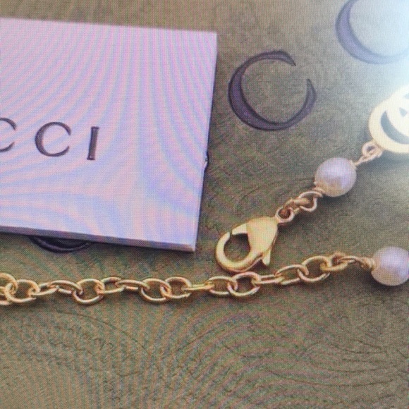 Gucci Gold-tone Pearl Necklace with Blue Heart Pendant - Picture 4 of 4